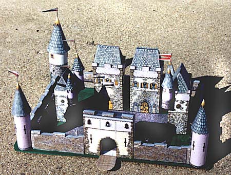 Smilin John Larson's great little castle!